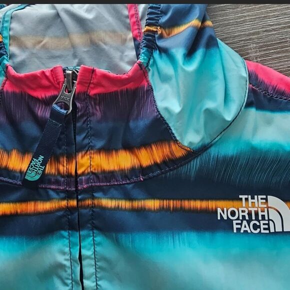 The North Face Striped Hooded Jacket - Picture 5 of 7